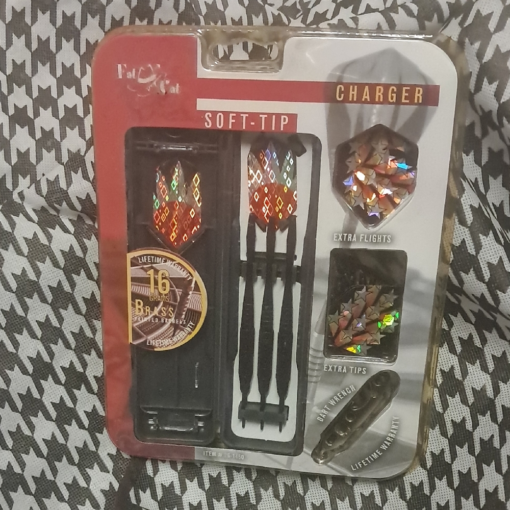 Fat Cat Soft-Tip Darts Set - Black and Red